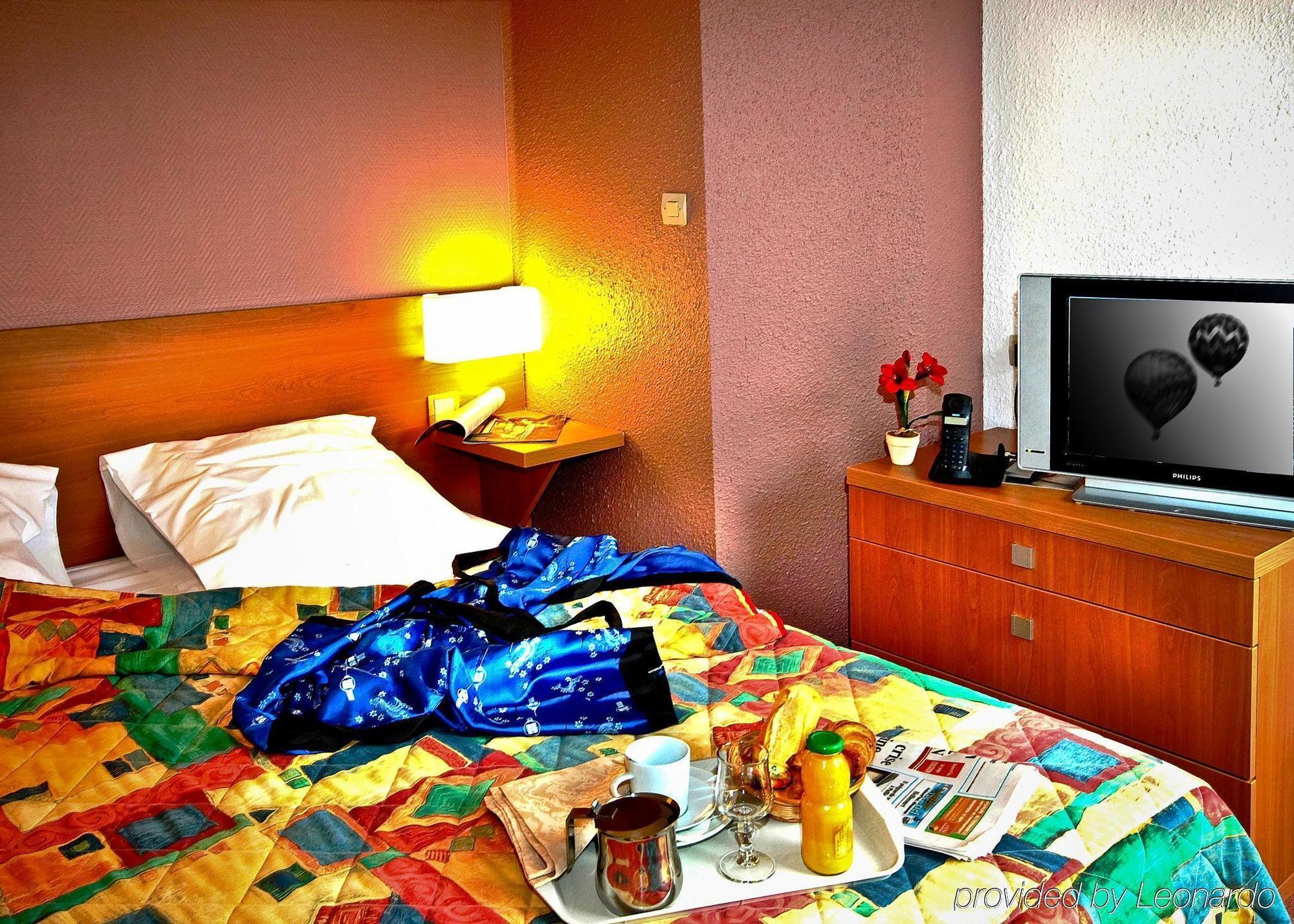 Brit Hotel L'Eclipse Nancy Heillecourt Buitenkant foto