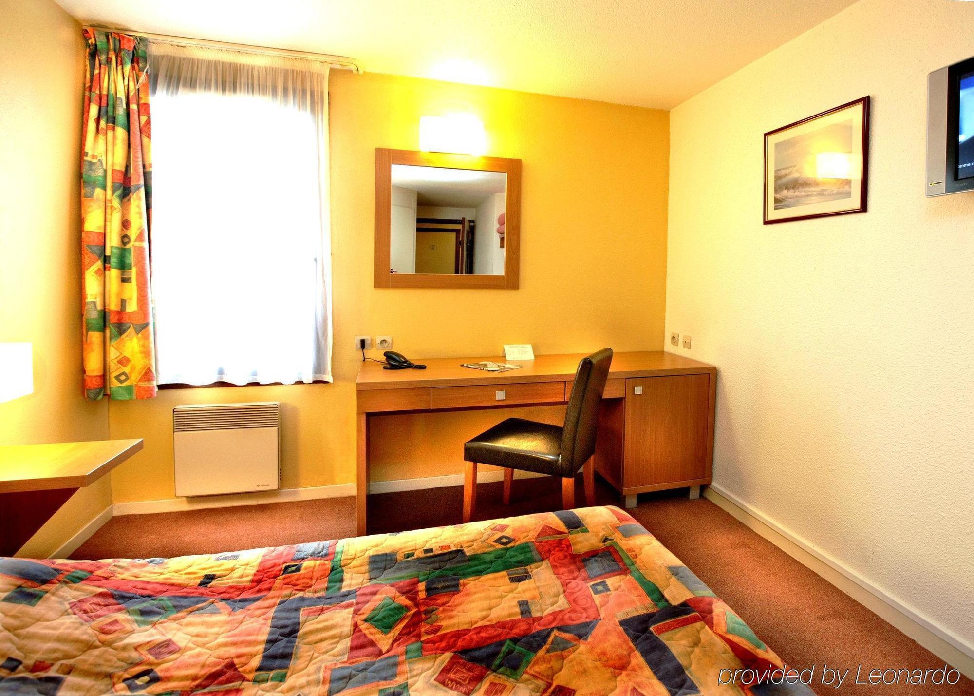 Brit Hotel L'Eclipse Nancy Heillecourt Buitenkant foto